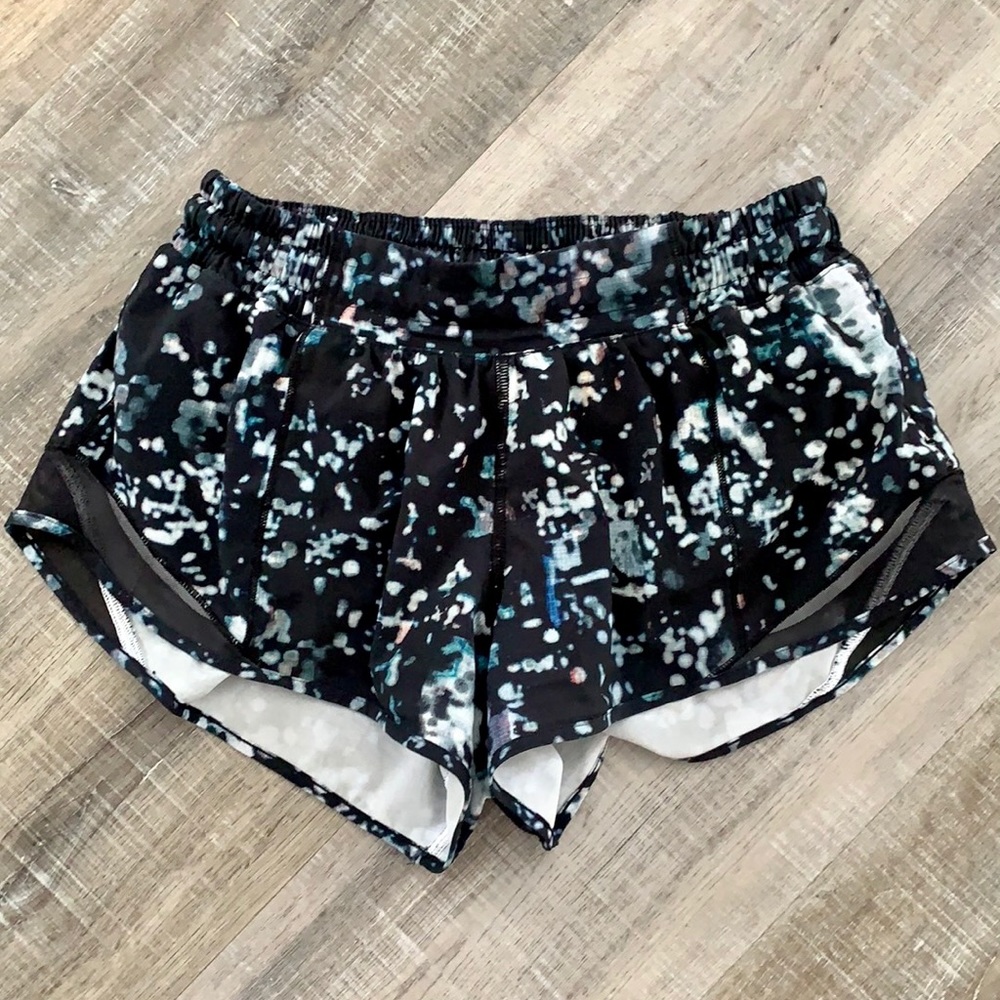 Lululemon Hotty Hot Shorts 2.5”
